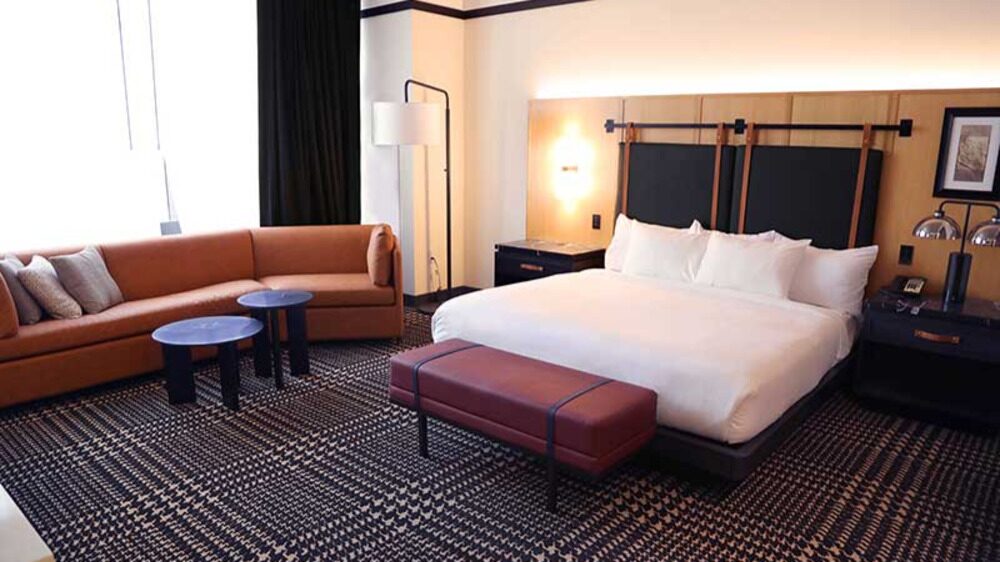 King Hotel Room